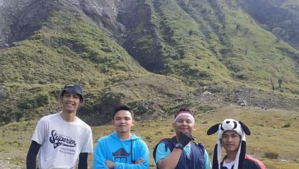Pesona Gunung Talang, Tiga Danau dan Hamparan Kebun Teh